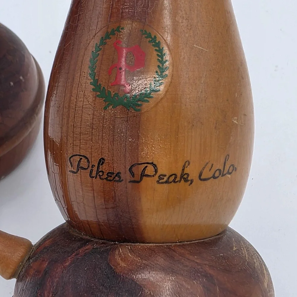 Vintage Hand‎ Turned Wooden Salt Pepper Shakers Set Pikes Peak Colorado Souvenir